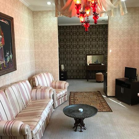 Villa Petrolea Hotel Baku Bagian luar foto