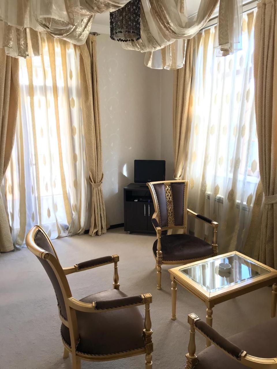 Villa Petrolea Hotel Baku Bagian luar foto