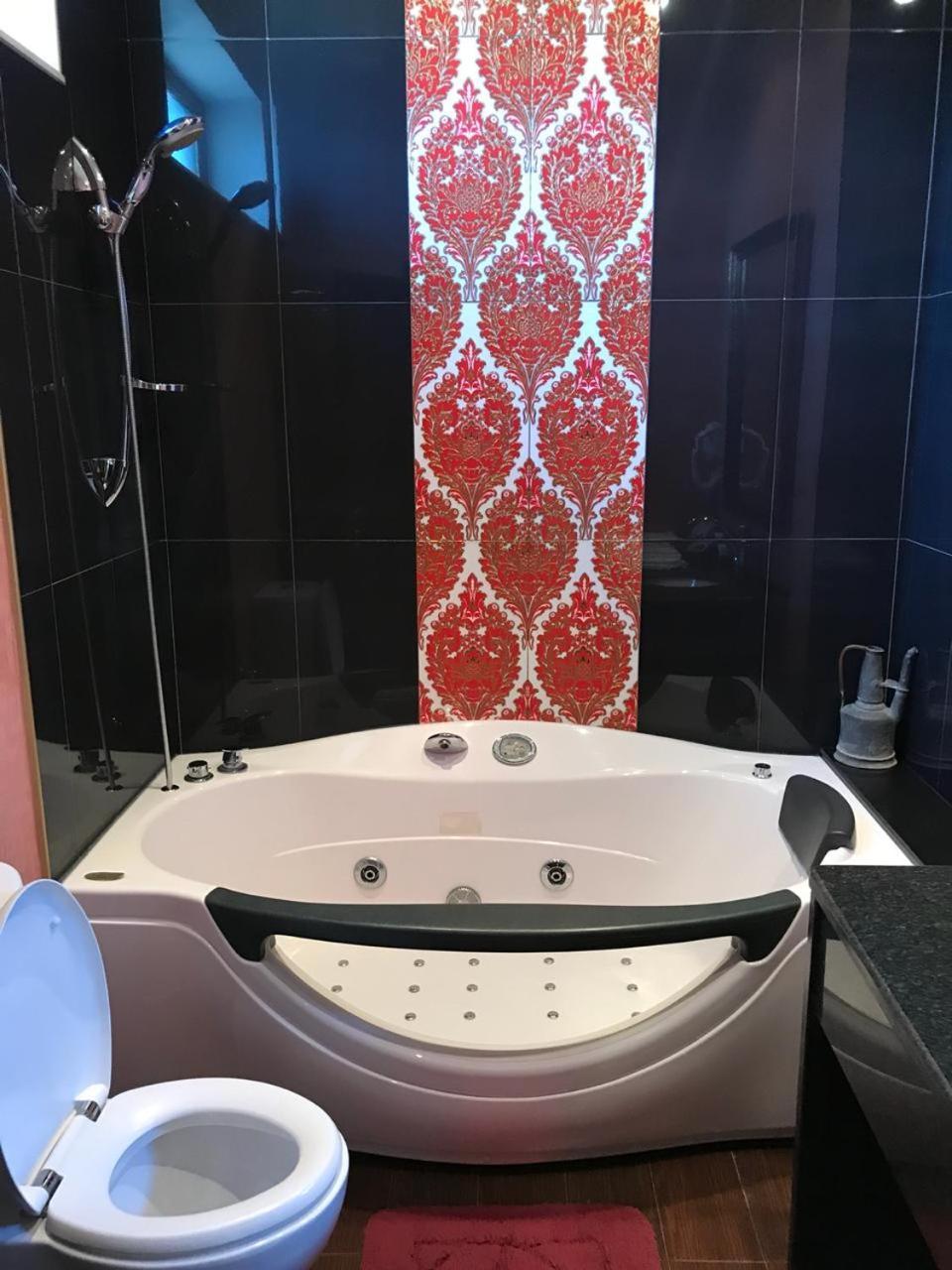 Villa Petrolea Hotel Baku Bagian luar foto