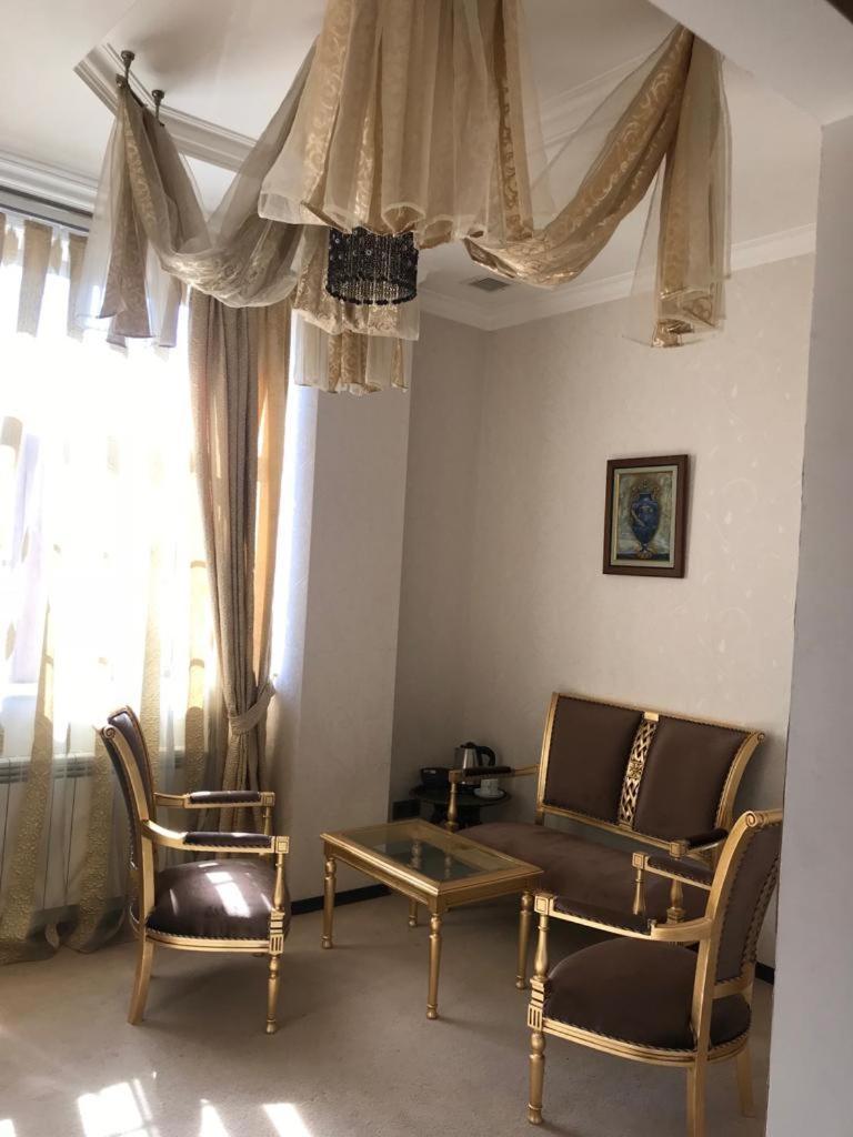 Villa Petrolea Hotel Baku Bagian luar foto